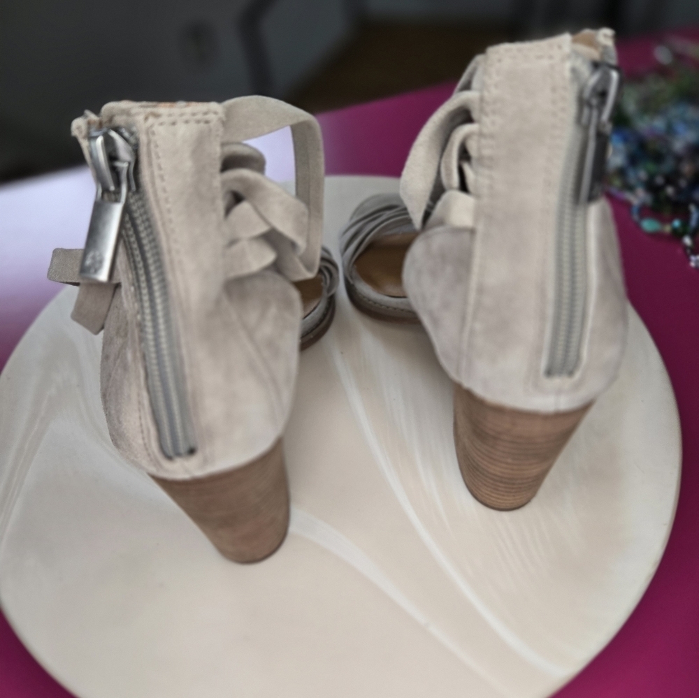 Lucky Brand Gray Heels with Elegant Strappy Design - Picture 7 of 13
